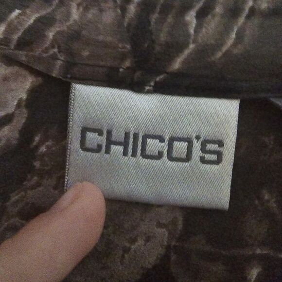 Chico's Black Floral Print Silk Tie Front Sheer Long Sleeve Top Womans Size 1 MD - Picture 3 of 4